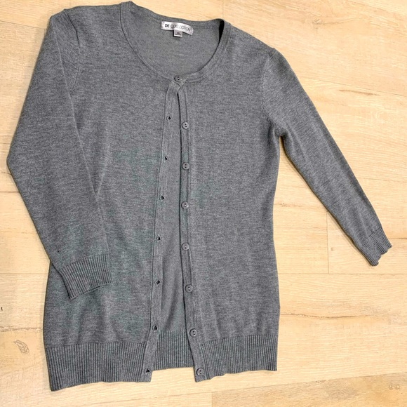 Basic sweater. - Picture 2 of 2